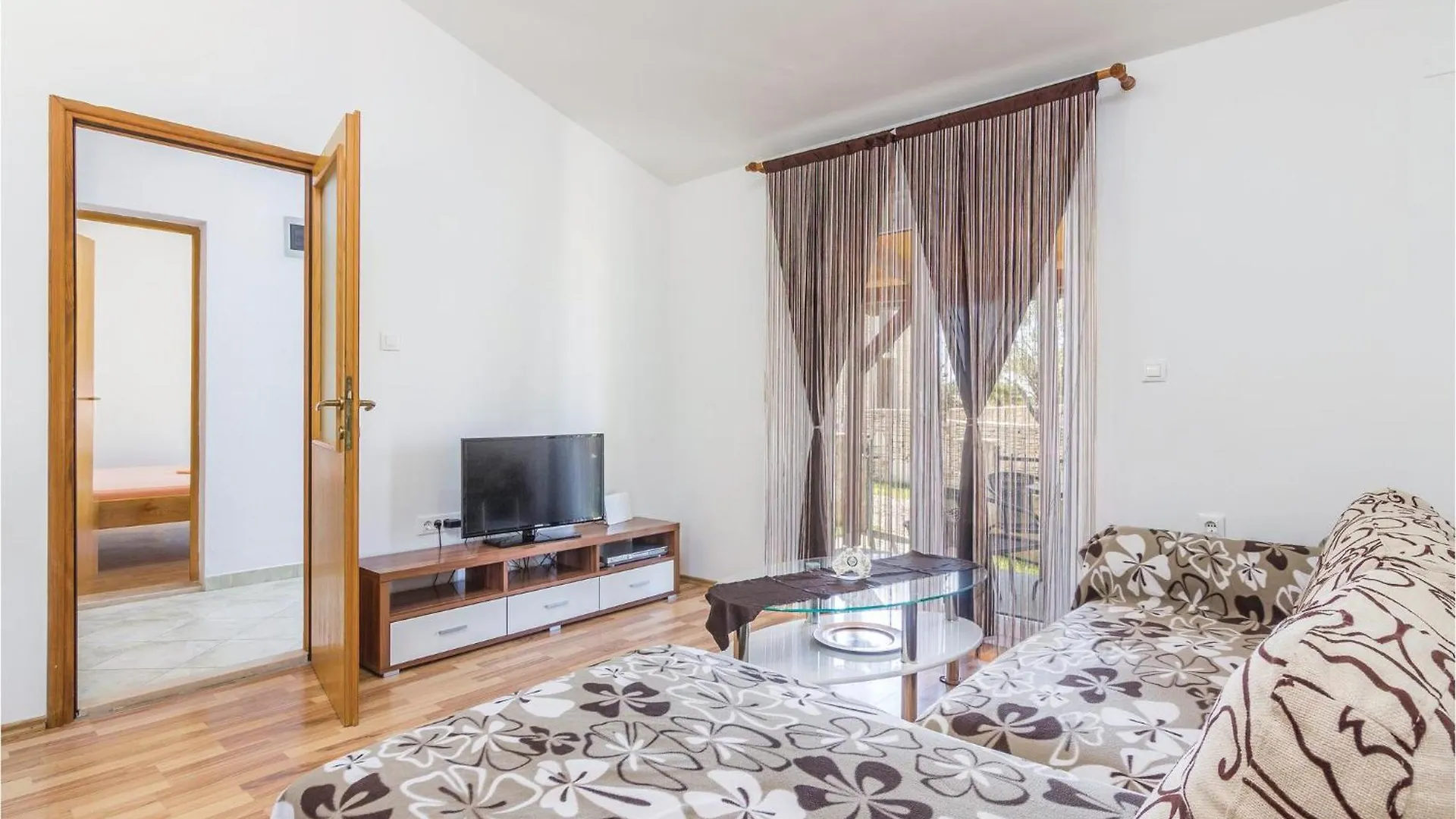 Awesome Home In Skicini With Kitchen Jursici Holiday home