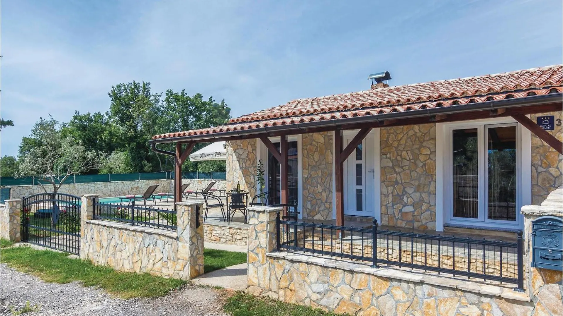 Holiday home Awesome Home In Skicini With Kitchen Jursici